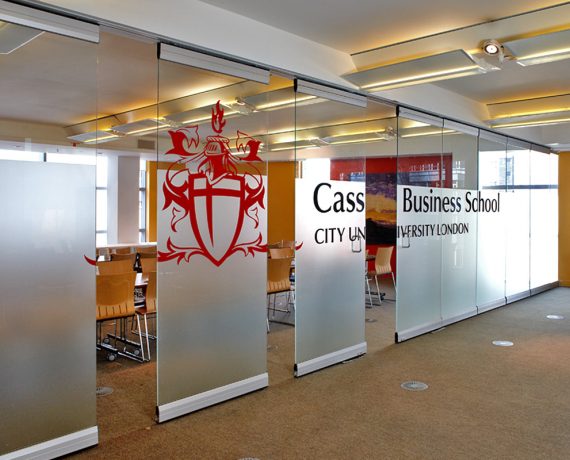 Раздвижные торговые перегородки