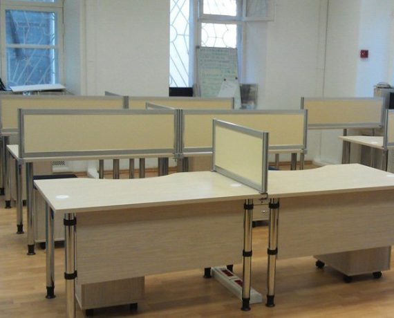 Глухие настольные экраны