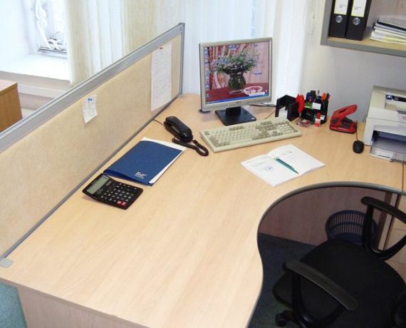 Глухие настольные экраны